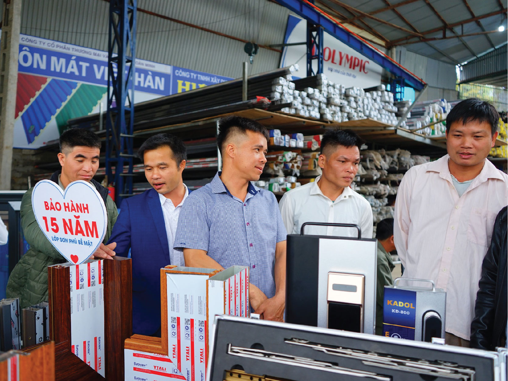 11/03/2023: TRI ÂN KHÁCH HÀNG TẠI NPP HƯNG THỊNH, HÒA BÌNH