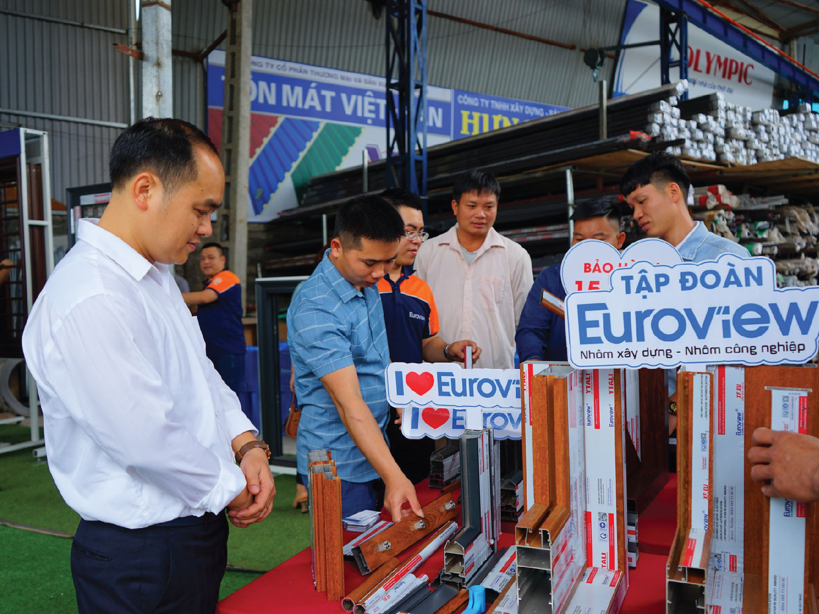 11/03/2023: TRI ÂN KHÁCH HÀNG TẠI NPP HƯNG THỊNH, HÒA BÌNH