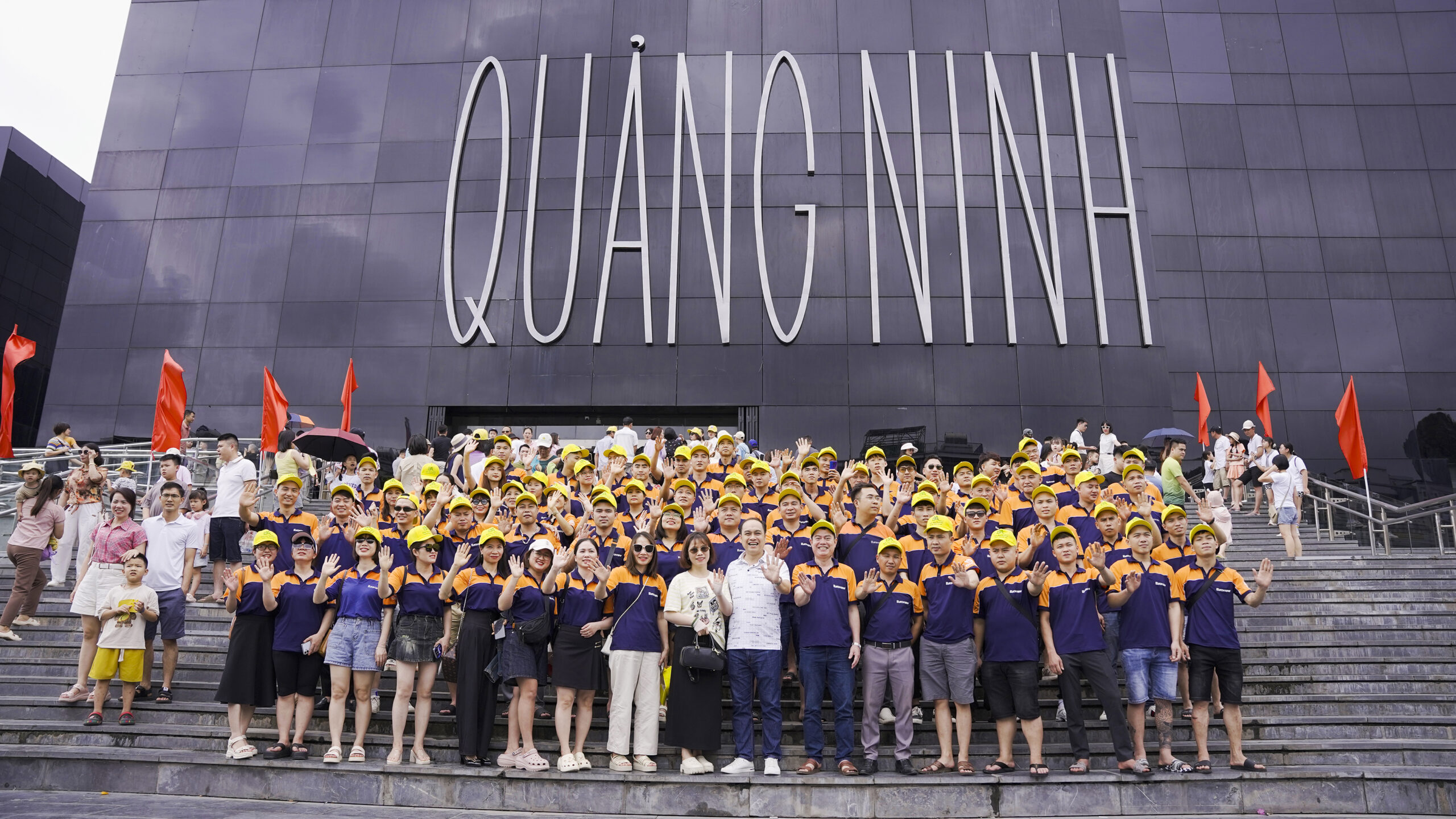 Tập đoàn Euroview tổ chức du lịch 3N2Đ tại Hạ Long hè 2025
